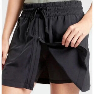 Athleta Size 14 Women's Expedition‎ Skirt Skort Black Zip Front Built In Shorts